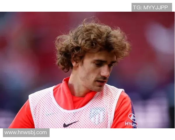 足球巨星背后的故事：从场上到生活的独家访谈与心路历程